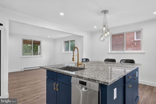 4913 BROOKS ST NE, Washington, DC 20019