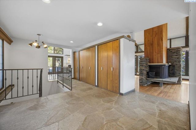 733 Snyder St, Richland, WA 99354