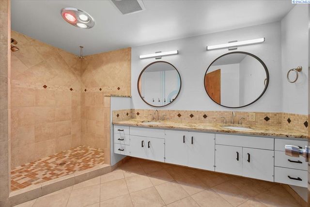 733 Snyder St, Richland, WA 99354