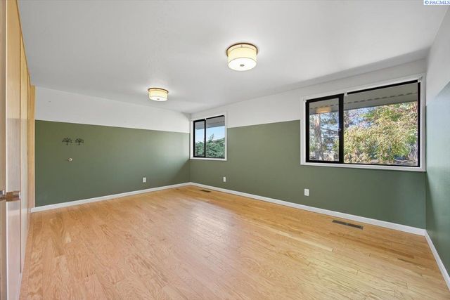 733 Snyder St, Richland, WA 99354