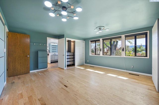 733 Snyder St, Richland, WA 99354