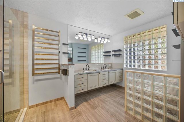 733 Snyder St, Richland, WA 99354