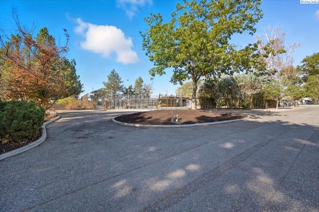 733 Snyder St, Richland, WA 99354