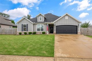 1147 Lyon Loop, Springdale, AR 72764