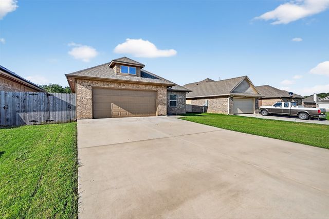 515 W Broad Street, Pilot Point, TX 76258