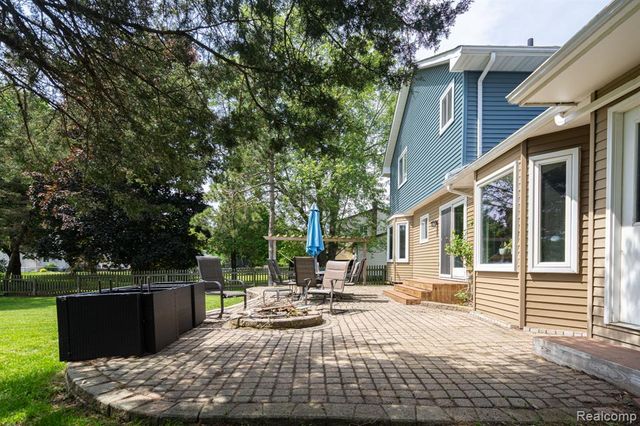 7152 Snow Apple Drive, Clarkston, MI 48346