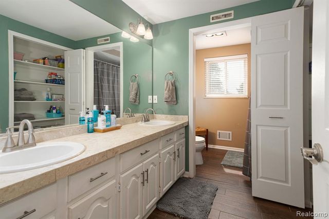 7152 Snow Apple Drive, Clarkston, MI 48346
