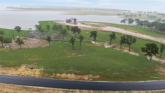 380 Harborside Terrace, Windom, TX 75492