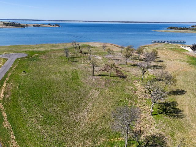 380 Harborside Terrace, Windom, TX 75492