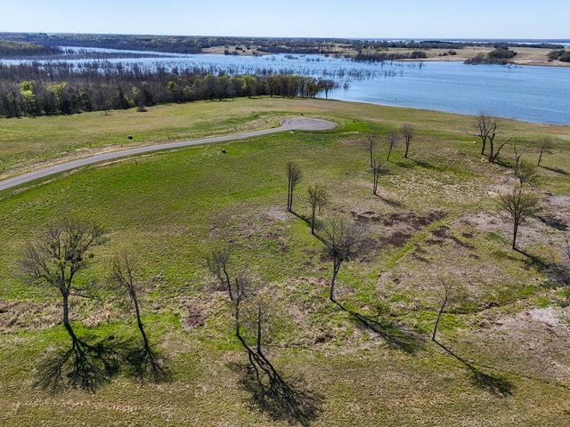 380 Harborside Terrace, Windom, TX 75492