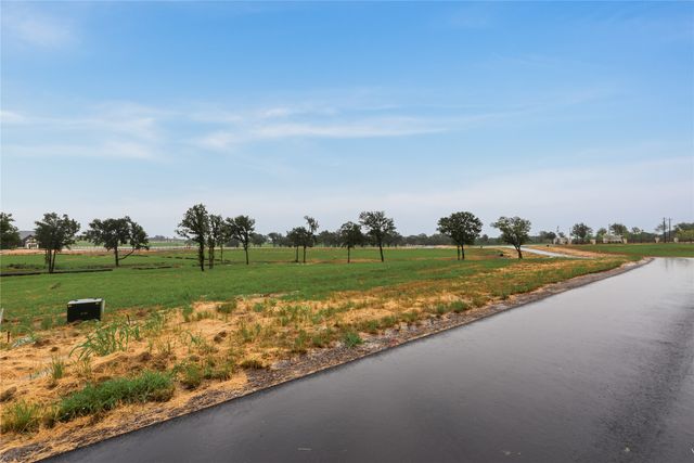 380 Harborside Terrace, Windom, TX 75492