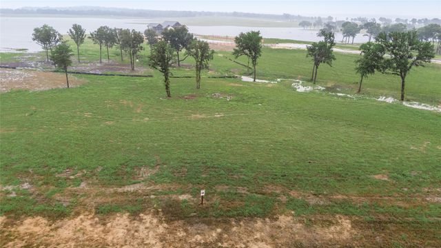 380 Harborside Terrace, Windom, TX 75492