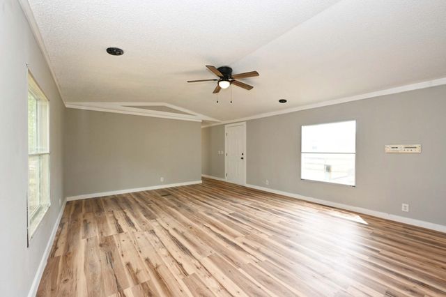 155 Breeder Rd, Portland, TN 37148