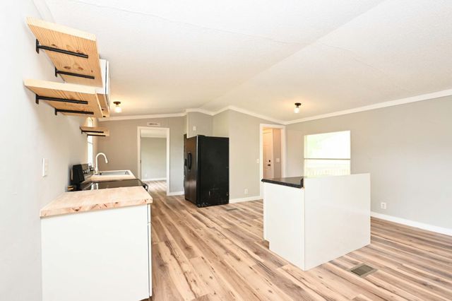 155 Breeder Rd, Portland, TN 37148