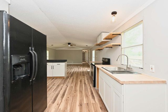 155 Breeder Rd, Portland, TN 37148