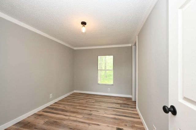 155 Breeder Rd, Portland, TN 37148