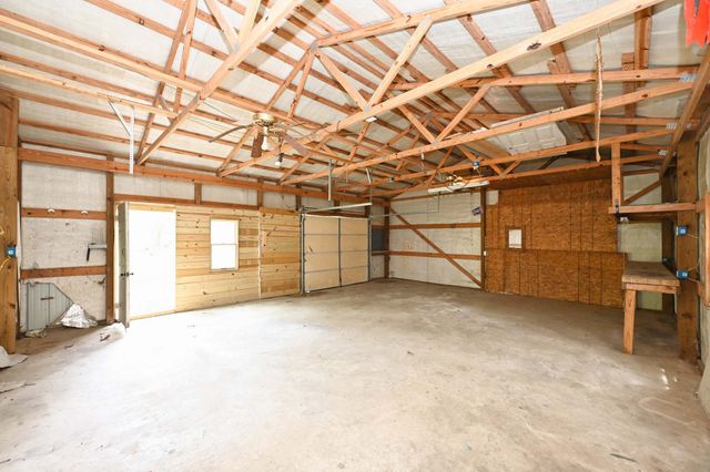155 Breeder Rd, Portland, TN 37148