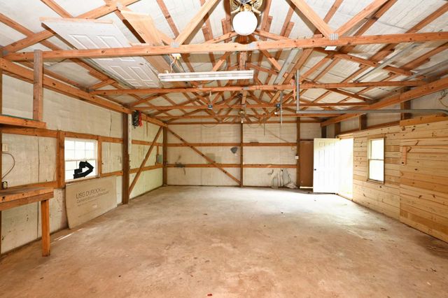 155 Breeder Rd, Portland, TN 37148