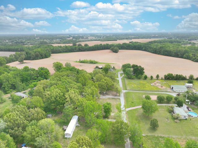 155 Breeder Rd, Portland, TN 37148