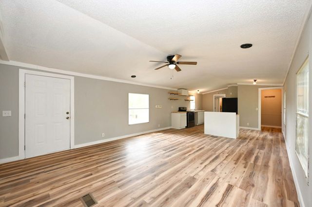 155 Breeder Rd, Portland, TN 37148