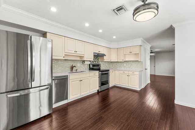 368 Plymouth Road, West Palm Beach, FL 33405