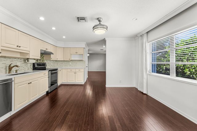 368 Plymouth Road, West Palm Beach, FL 33405