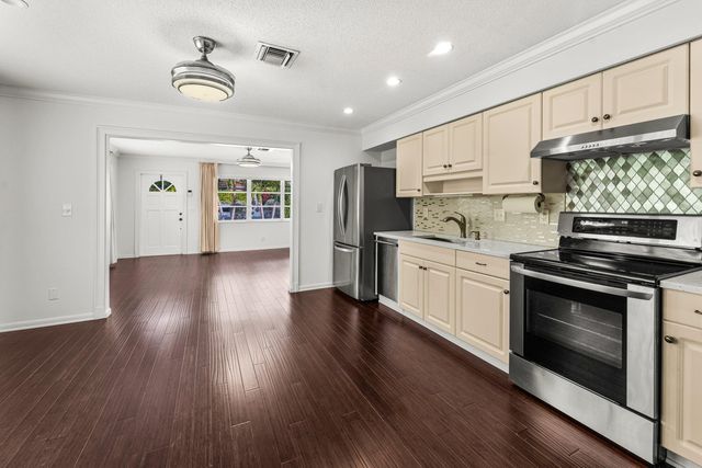 368 Plymouth Road, West Palm Beach, FL 33405