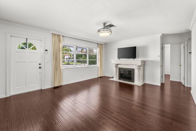 368 Plymouth Road, West Palm Beach, FL 33405