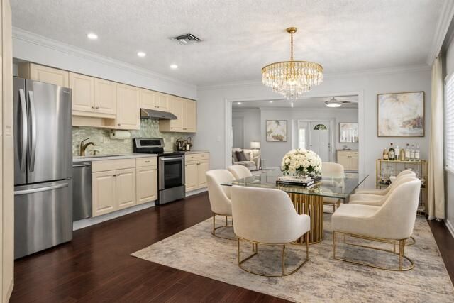 368 Plymouth Road, West Palm Beach, FL 33405