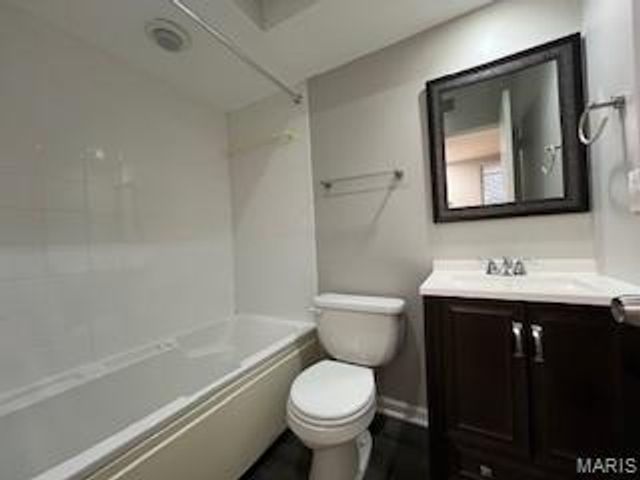 7571 Wellington Way 1A, St Louis, MO 63105