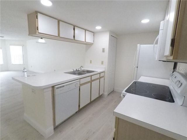 2010 ROYAL BAY BOULEVARD 113, Kissimmee, FL 34746