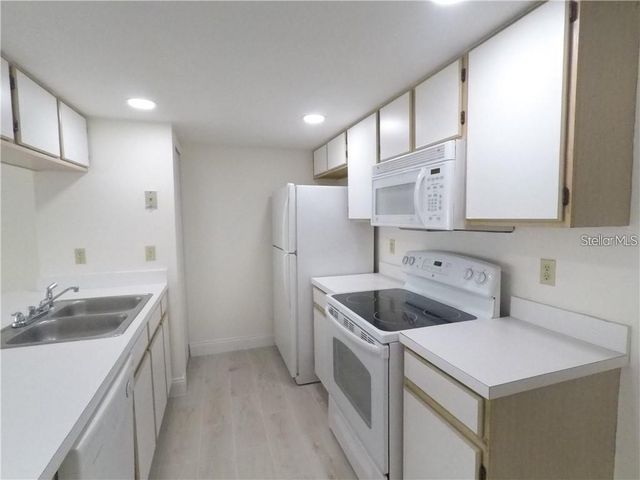 2010 ROYAL BAY BOULEVARD 113, Kissimmee, FL 34746