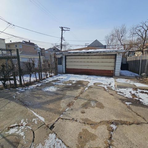 116 N Laramie Avenue, Chicago, IL 60644