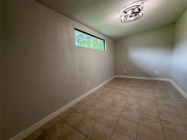 138 San Jacinto ST, Bastrop, TX 78602
