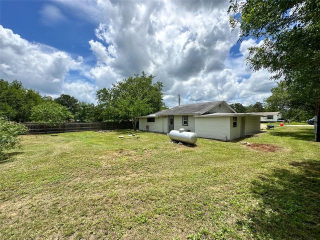 138 San Jacinto ST, Bastrop, TX 78602