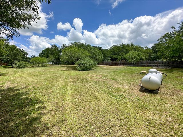 138 San Jacinto ST, Bastrop, TX 78602