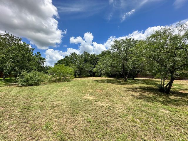 138 San Jacinto ST, Bastrop, TX 78602