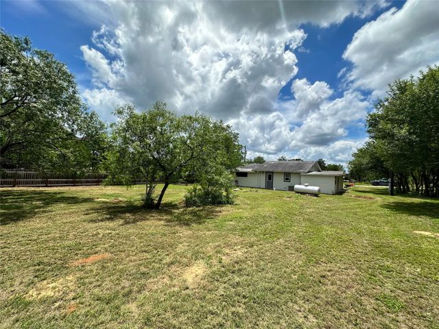138 San Jacinto ST, Bastrop, TX 78602