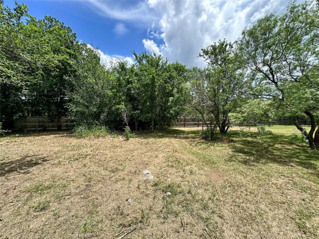 138 San Jacinto ST, Bastrop, TX 78602