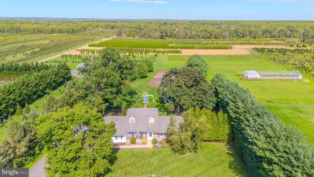 51 ORCHARDSIDE DR, CRANBURY, NJ 08512 — photo 2