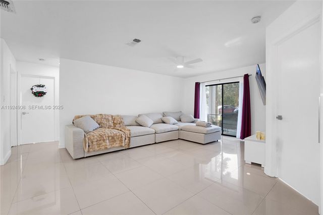 11211 W Atlantic Blvd 106, Coral Springs, FL 33071