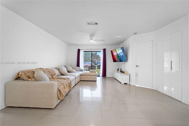 11211 W Atlantic Blvd 106, Coral Springs, FL 33071