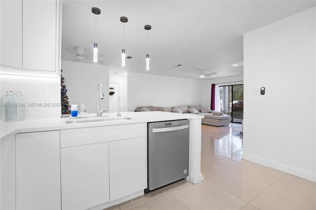 11211 W Atlantic Blvd 106, Coral Springs, FL 33071