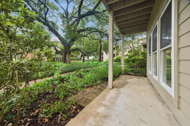 2100 Tanglewilde Street 565, Houston, TX 77063