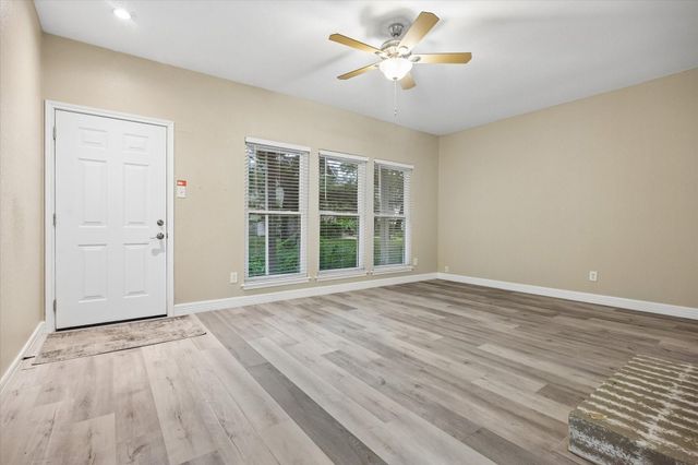2100 Tanglewilde Street 565, Houston, TX 77063
