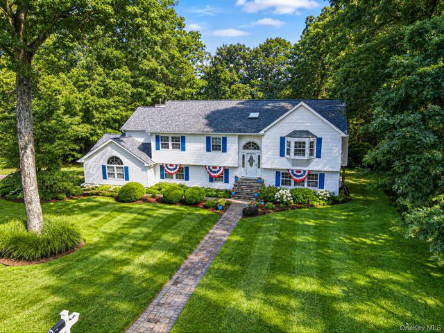 1 Chen Court, Middle Island, NY 11953