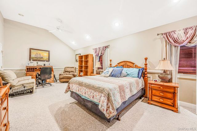 1 Chen Court, Middle Island, NY 11953