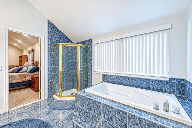 1 Chen Court, Middle Island, NY 11953