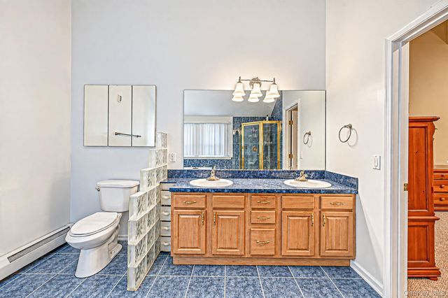1 Chen Court, Middle Island, NY 11953