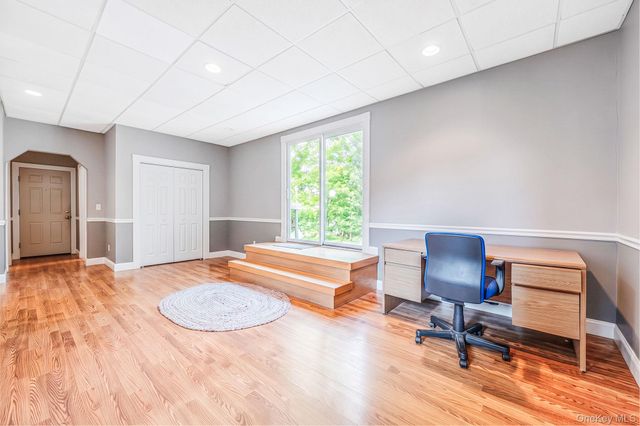 1 Chen Court, Middle Island, NY 11953